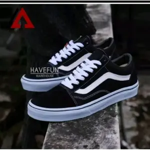 sepatu sneaker old skool sepatu hitam sepatu sekolah trendy motif hitam list putih