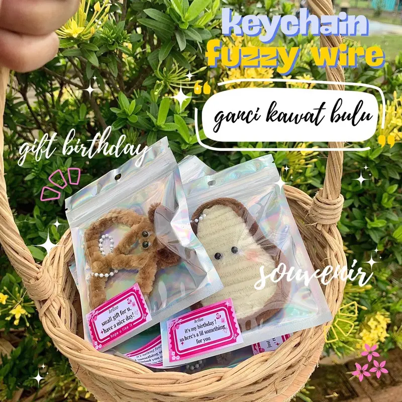 Keychain / gantungan kunci kawat bulu banyak variasi, mini gift, souvenir pernikahan, hadiah buat teman Keychain / gantungan kunci kawat bulu banyak variasi, mini gift, souvenir pernikahan, hadiah buat teman