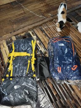 Product Review of Tas Serut Polos Bahan Satin Tahan air Pria Wanita Travel Mudik Hitam from j**S 0