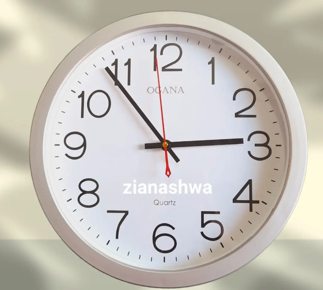 Jam Dinding Ogana 8989 Polos Besar Diameter 30 cm Cocok untuk Ruangan Plastik