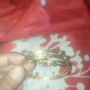 SATU SET PERHIASAN WANITA TITANIUM ANTIKARAT DAN LUNTUR perhiasan wanjta dewasa Elegan Emas Berlian gelang harian tanaman
