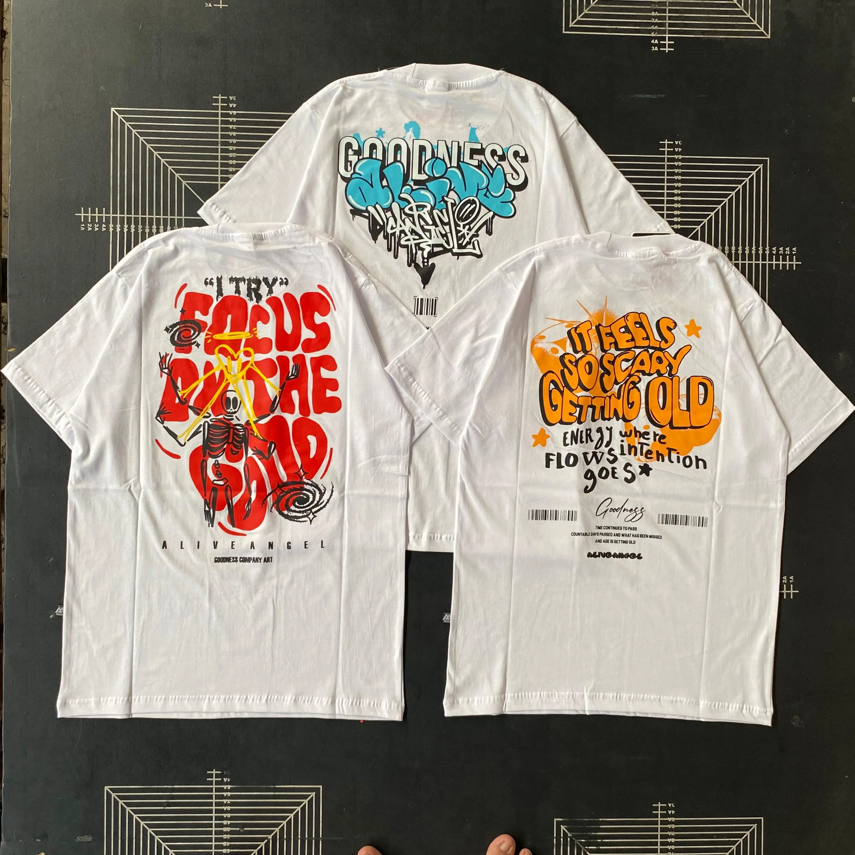 ( Free Stiker ) Beli 1 Dapet 3 Kaos Streetwear Motif Art Graffiti Mural Original Alive Angel Bahan Putih Katun Combad 30s / Tshirt Distro Pria Wanita Lengan Pendek White Tee