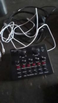 Product Review of BUY 1 GET 1 FREE SOUND CARD V8, FREE EARPHONE HANDPHONE HEADSET GAMING WITH MIC  EXTRA BASS, PAKET LIVE PEMUKA from M**6 0