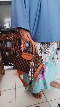 Product Review of 2238 TAS SELEMPANG WANITA IMPORT CANTIK IMPORT LT2238 2238 from E**i y**2 1