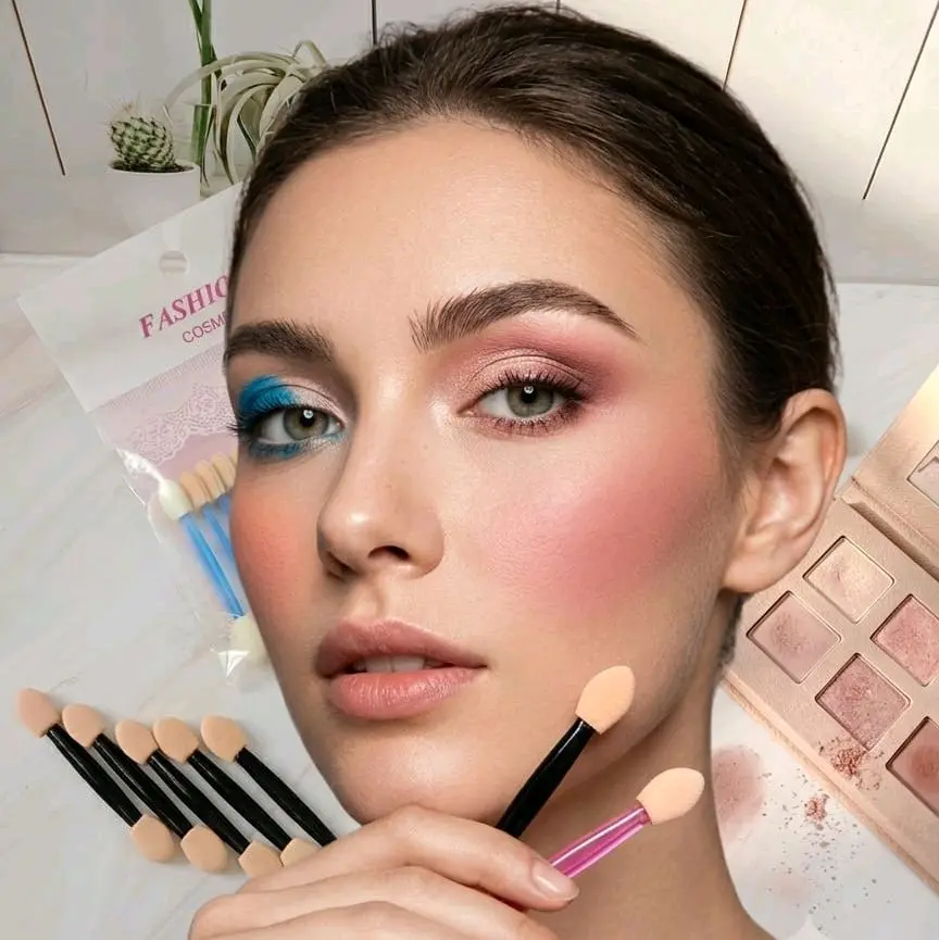 FASHION COSMETICS ISI 10 PCS KUAS WARNA RANDOM UNTUK APLIKATOR EYESHADOW & BLUSH ON SET ALAT MAKE UP PROFESIONAL UNTUK PENAMPILAN CANTIK DAN MENARIK Wajah