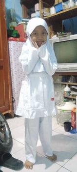 Product Review of Setelan Baju Muslim Putih Anak Perempuan // Baju Putih Manasik Haji Katun Bordir Variasi Celana Kerudung Sekolah Jilbab Syari Gamis Gamis Kombinasi baju  manasik from A**a m**a 0