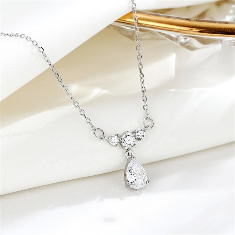 Kalung Wanita Titanium cewek anti karat Korean Style Niche Temperamen Hadiah Baru Desain Drop Air Perhiasan 1