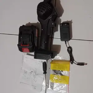 【COD】 6 inch/4 inch Cordless Chainsaw Gergaji Pemotong Kayu Gergaji Listrik 2 Baterai Cordless Chainsaw Handheld Chain Saw Gergaji Mesin Mini