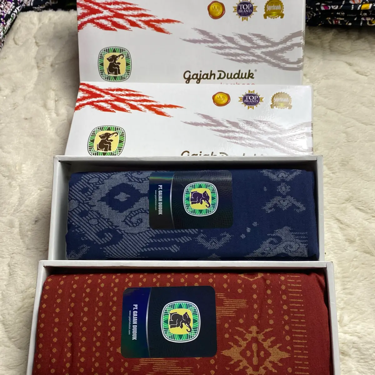 KAIN PELIKAT GAJAH DUDUK KEMBANG