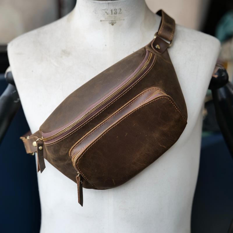 Túi Đeo Chéo Ngực Da Bò Sáp - January Classic