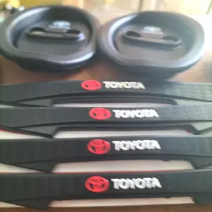 【Bosjie】4PCS Bantalan Peredam Pintu Mobil Anti Debu / Dengan merek dan logo / Karat Cover Anti Getaran Kunci Mobil Car Door Lock Cover Silikon Ditingkatkan Tahan Air dan Tahan Karat