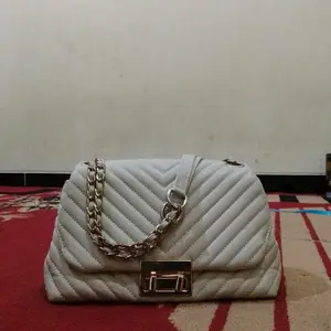 shally bag tas wanita murah namun berkualitas dan tentunya sangat cocok untuk anda