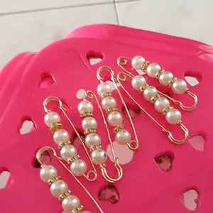 Peniti Bross Model Mutiara dengan Desain Elegan dan Menarik