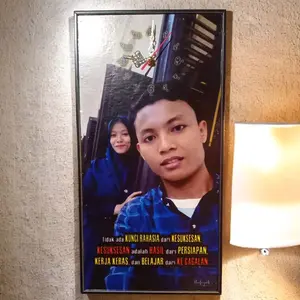 Jam Hias Dinding Costume dengan Gambar Photo Pribadi untuk Dekorasi Rumah Unik dan Personal