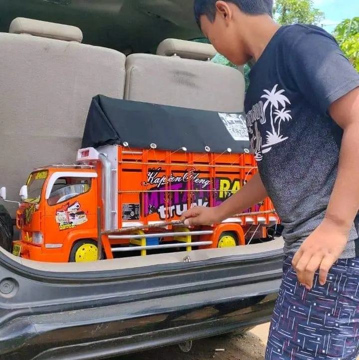 Miniatur truk oleng kayu asli jumbo besar 42 cm full lampu leed dn terpal Perkembangan Anak Red