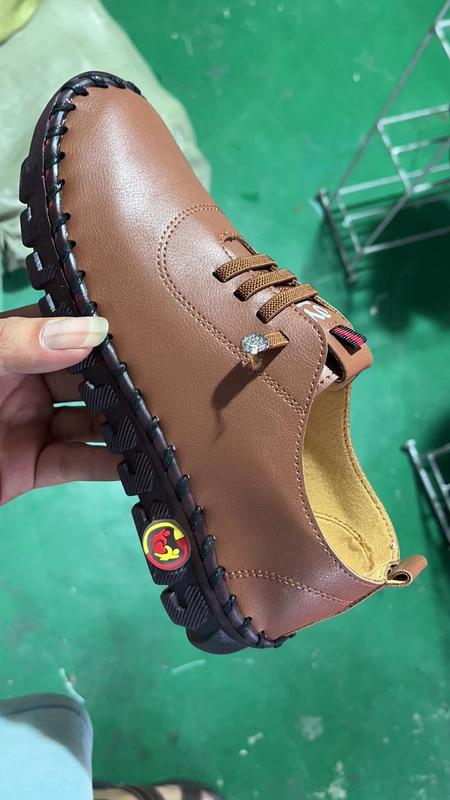 Product Introduction of Sneakers Women Shoes Leather Loafers Shoes for Women Comfortable Slip on Shoes Hand Sewing Thread Mom Shoes 13