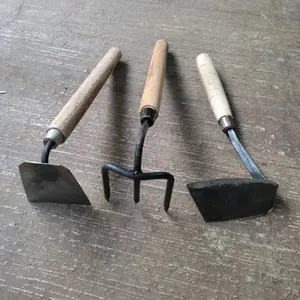 Paket alat taman 3 pcs ,koret rumput ,garukan dan cangkul mini