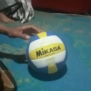 Mikasa Bola Voli V300W Size 5 Murah Empuk di Tangan Ball Volley Outdoor Bonus Pompa Angin Pentil & Jaring Special Promo Best Seller
