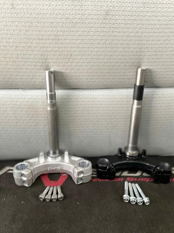 Chảng Ba Nhôm và SẮt Gắn cho EX135 150 155 đi phuộc Zin winner Lcm ATR hoặc kurado ty 31mm.