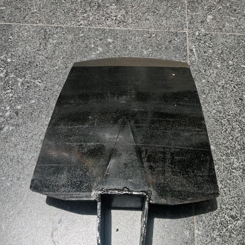 Pacul Cangkul Buaya Hitam Putih Model Terbaru - Panjang 24cm, Lebar 18cm 3