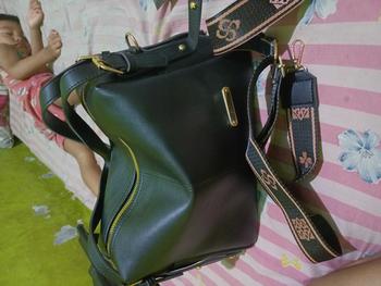 Product Review of Tas Selempang Wanita Shoulderbag Neova Bahan Kulit Halus Premium Slingbag from m**h g**🙋 0