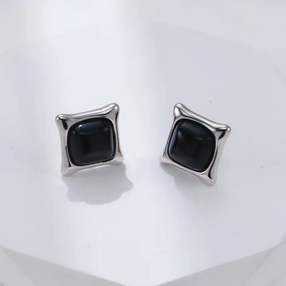 S925 silver-white-gold black agate earrings, simple and fashionable, clean and refreshing, full of personality