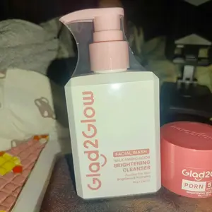 【Ready Stock】Glad2Glow Face Wash Cleanser Gather -glowing blackhead barrier sensitif exfoliating Berjerawat Ceramide Exfoliating | pembersih wajah skincare memutihkan dan glowing | facial wash mencerahkan kulit kusam gentle sabun cuci muka low ph glow