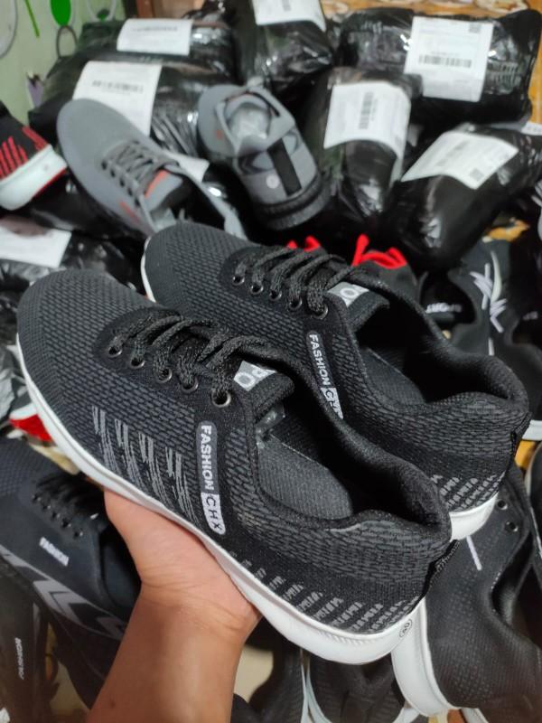 Product Introduction of Sepatu Sneakers CHX pria Hitam/Sepatu Sekolah Casual Trendy Terbaru COD 2
