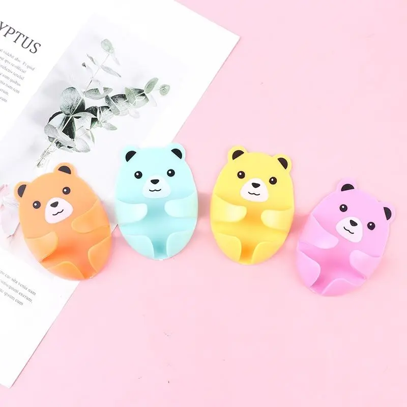 【New Star】4PCS Móc Cắm Hoạt Hình, Mạnh Mẽ Và Không để lại dấu vết, Bộ 4 Cái, Thiết Kế Hình Gấu Nhà Bếp, Móc Lưu Trữ Phích Cắm, [Giảm Giá Lung Linh], [Thanh Toán Khi Nhận Hàng]