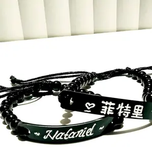 Gelang Tangan Personalisasi Nama  untuk Pria dan Wanita dengan Beads Hitam dan Tali Hitam yang Stylish