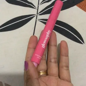 [New Launch] Glowsophy Color Crush Juicy Tinted Lip Balm - Pelembap pigmented untuk efek gloss & plump up yang melembapkan serta membuat bibir tampak penuh berkilau