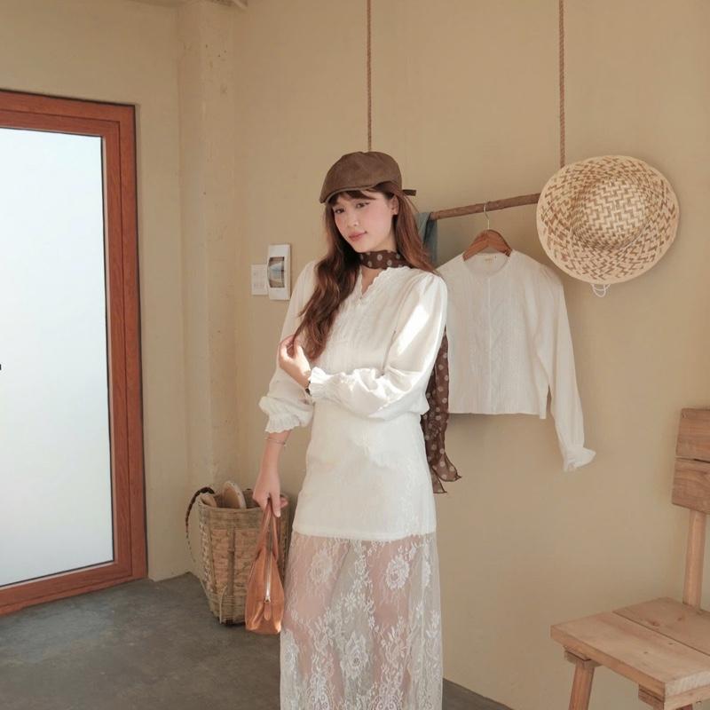 Áo sơ mi kiểu cổ V phối ren Women Top | Nina Shirt - B.Y Tea Clothing