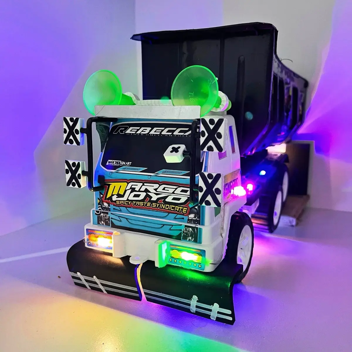 Mainan Anak Miniatur Truk Oleng Mobil-Mobilan Truk TTP 02 Ful Lampu Led Toy Hadiah