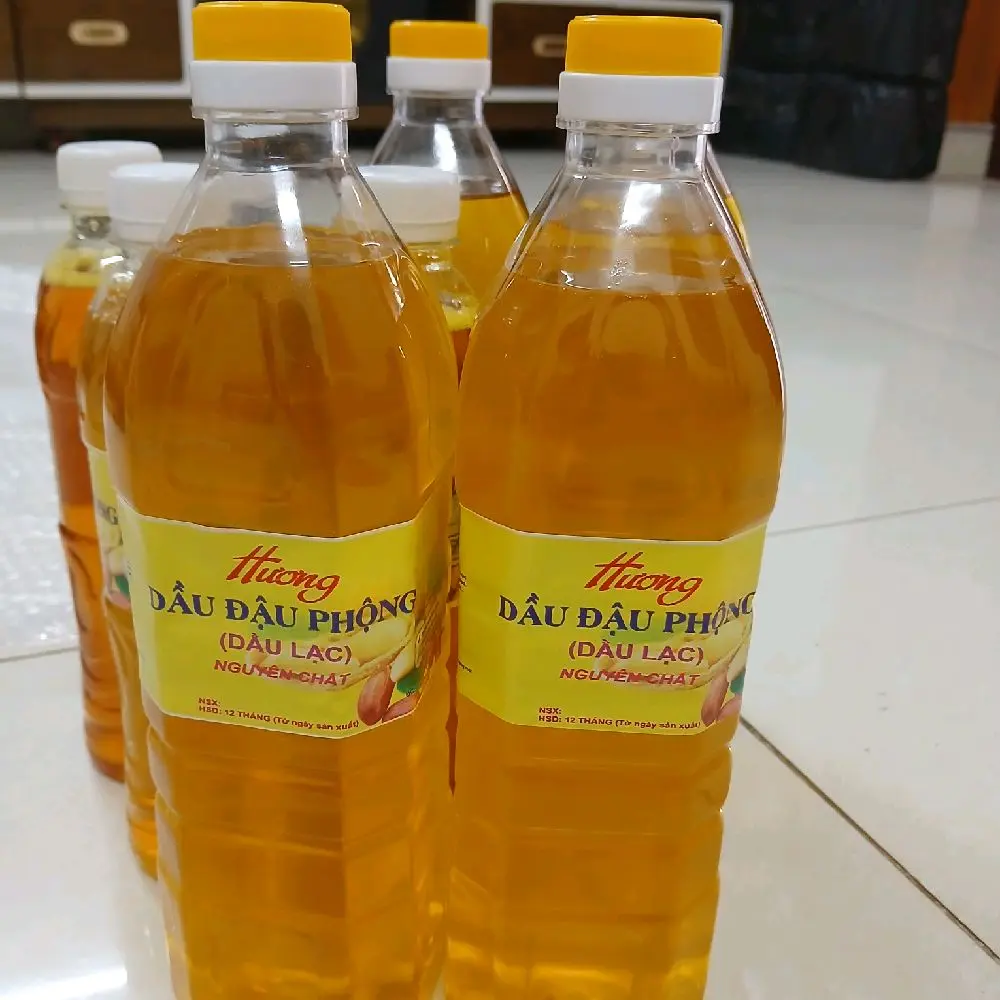 dầu đậu phộng (dầu lạc) ép nguyên chất  từ hạt đậu phộng(hạt lạc) dầu nhà em Hương tự sản xuất ra tự ép ra nên không có chất bảo quản và không có chất phụ gia Dầu Ăn Dầu Ăn
