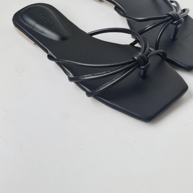 Product Introduction of Shoeponic ARA - Trend 2024 Sandal Wanita Comfort Alas Sol Premium Sandal Flat Hitam Dan Silver 2