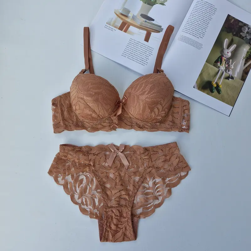 Set Bh  Celana Dalam Wanita Busa Tebal Kawat Cup Kecil Setelan Bra Motif Renda 2