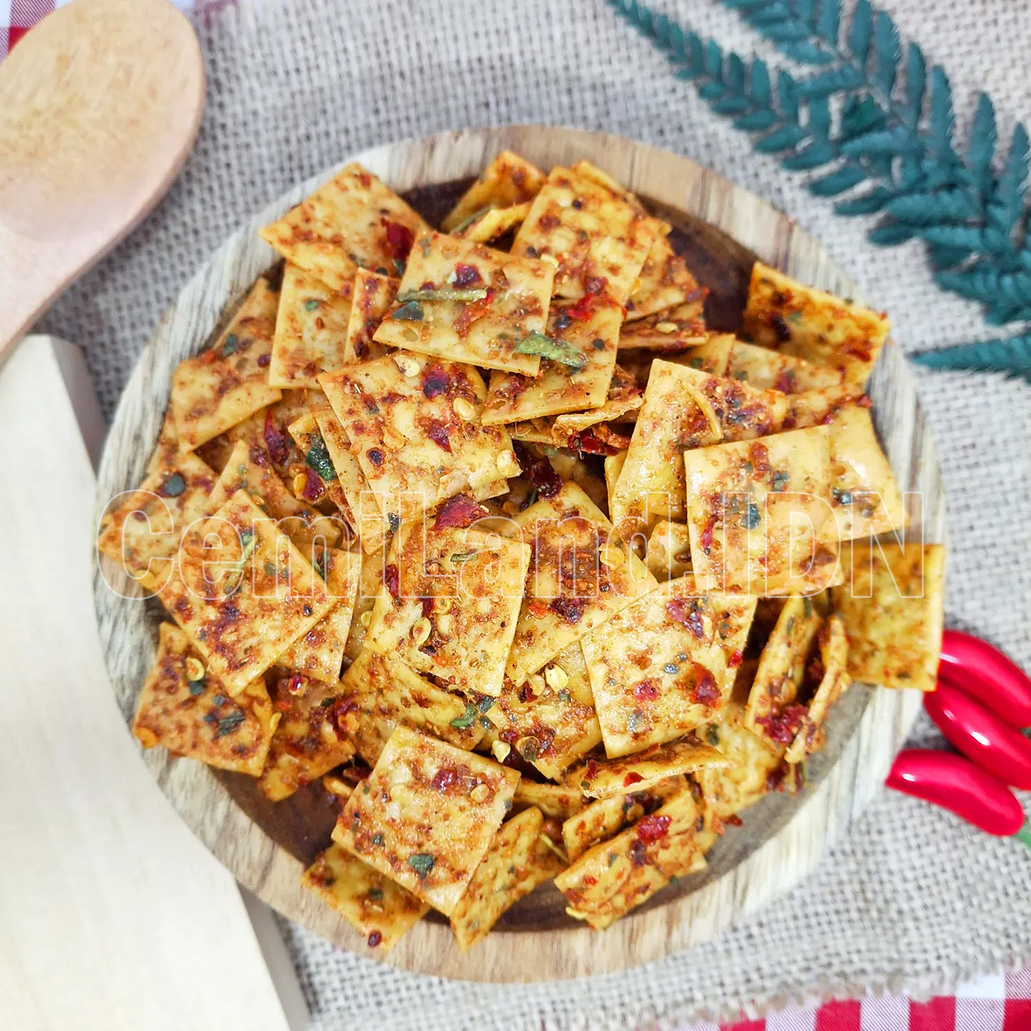CemiLand.IDN - Keripik Pangsit 250gr Cemilan Pedas Asin Daun Jeruk Renyah Enak, Snack Lezat Banyak Varian Rasa
