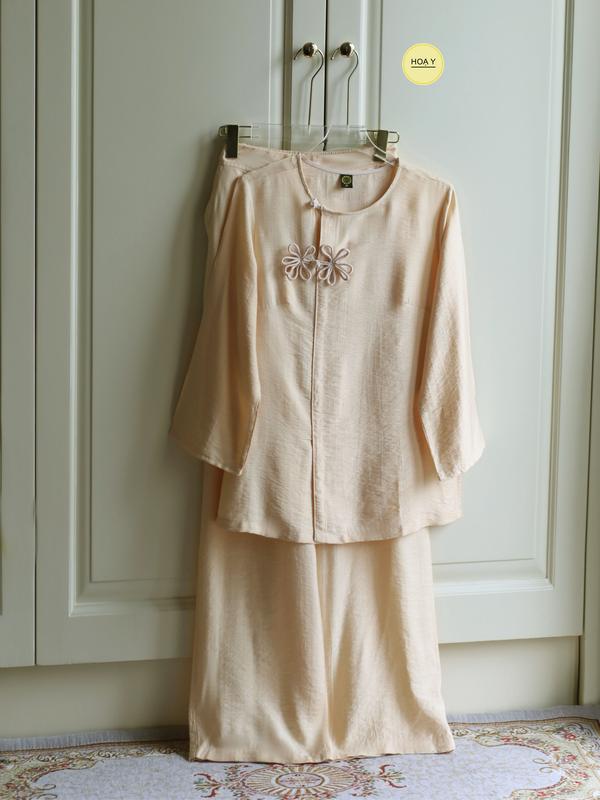 DL131 kem vàng chất linen Họa Y Pháp Phục bộ Đồ Lam Đi chùa - Phật Tử Nữ - Chất lụa cao cấp- big size Truyền Thống Thường thanh Lịch hoa mai sen trung niên áo bà ba cho mẹ mặc tết dài trang phục truyền thống mới nhất đóng ngọc