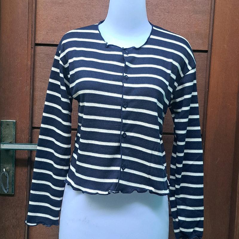 CARDIGAN WANITA CROP OVERSIZE / CARDIGAN WANITA MOTIF STRIPE Kardigan Kancing Panjang Knitwear Waffle Atasan Top Outer Garis CARDIGAN WANITA CROP OVERSIZE / CARDIGAN WANITA MOTIF STRIPE Kardigan Kancing Panjang Knitwear Waffle Atasan Top Outer Garis