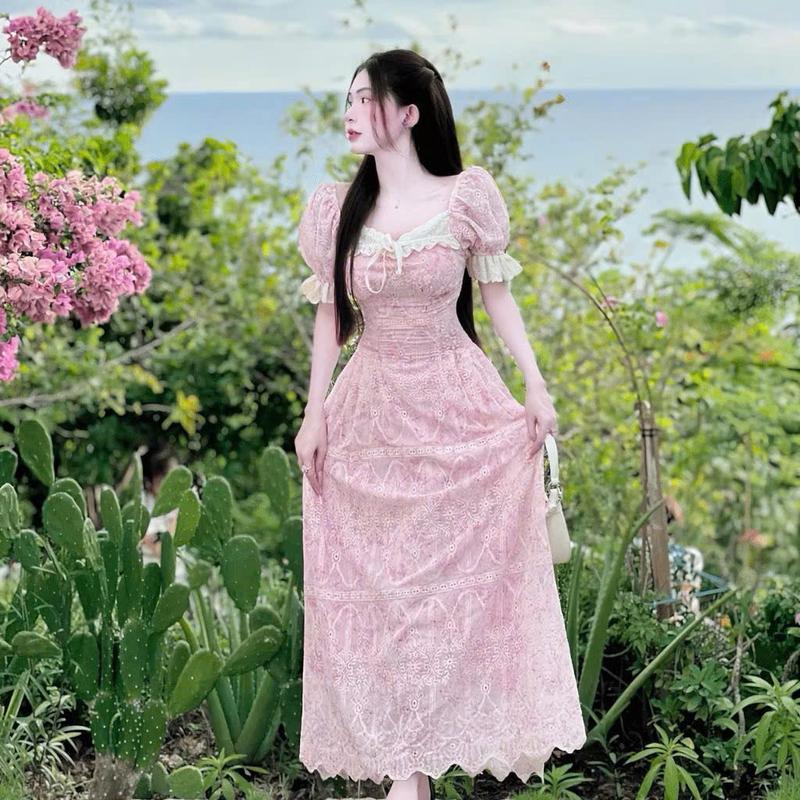 BIGSIZE HIẾU HIẾU (55-95KG) - Váy maxi nữ đi biển hoa hồng dịu dàng cổ vuông tay phồng D477