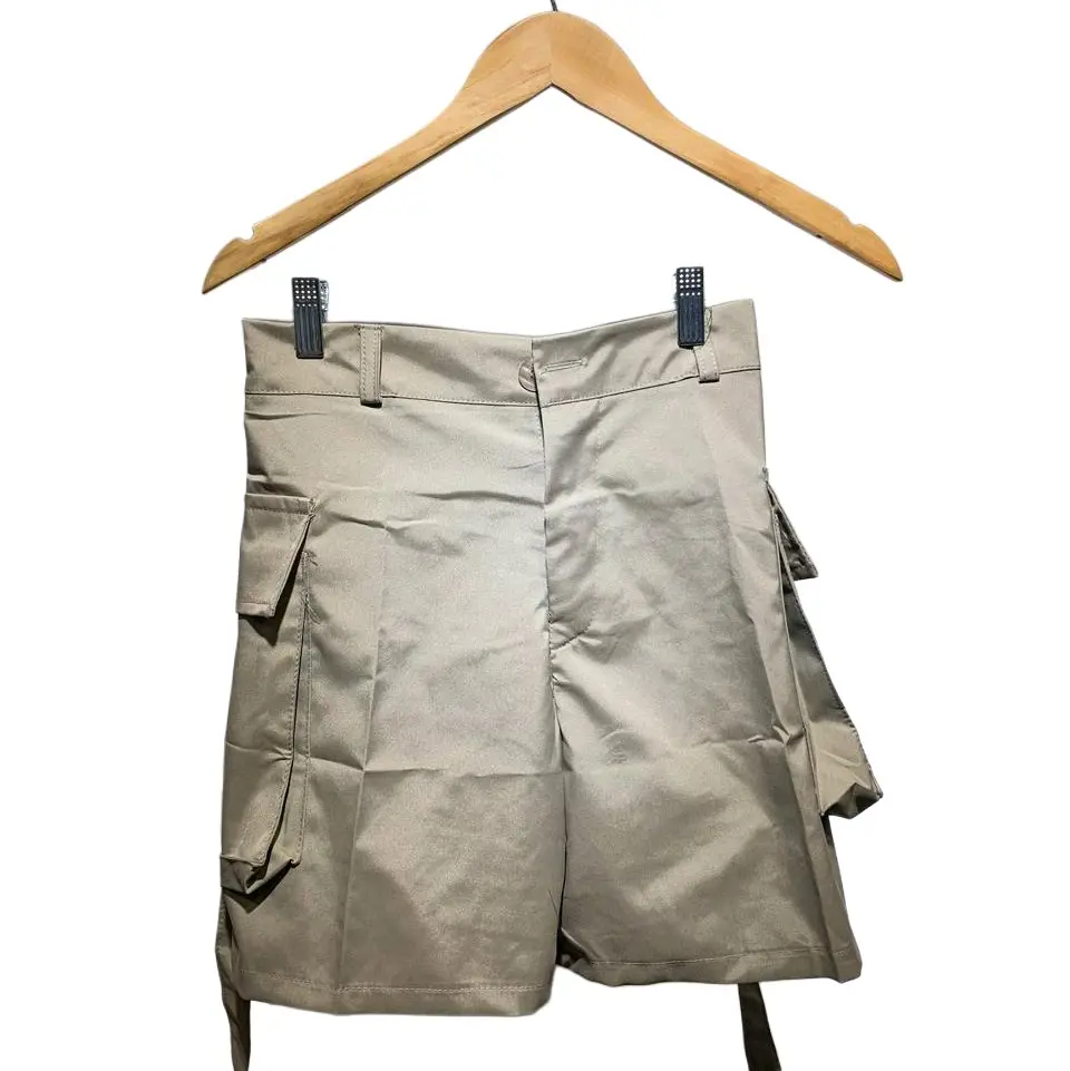 Celana pendek cargo wanita