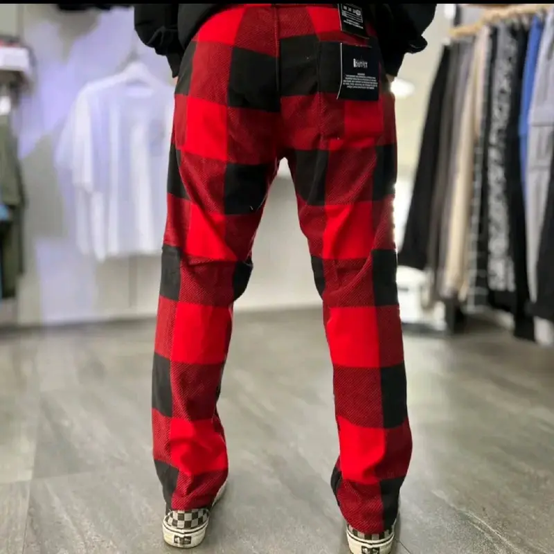 Celana Panjang Tartan Merah Viral untuk Pria dan Wanita 1