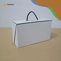 Gambar Dus Sepatu Cantik + Tali Berkualitas dan Murah Meriah ukuran 29 x 16 x 10cm - Tokodus TKI - Tali Hitam dari Tokodus TKI Kab. Bandung 4 Tokopedia