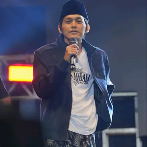 KAOS DAN JAKET SAHABAT GUS IQDAM Katun
