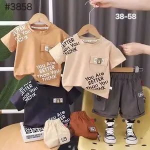 Baju & Setcel pendek Usia 1-5 tahun Baju kaos anak laki-laki alengan pendek Celana pendek katun style opa Korea Setelan baju kaos pendek bawahan celana pendek untuk anak cowok motif huruf kombinasi polos Fashion anak terkini trendy