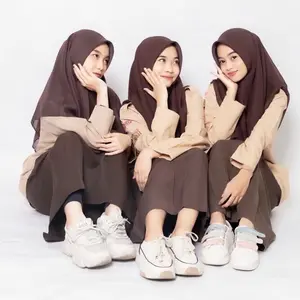 JILBAB BELLA SQUARE PREMIUM JAITAN NECY Cewek Kerudung Bahan Polycotton Ukuran 110x110 cm Cocok untuk Anak Sekolah Kuliah dan Fashion