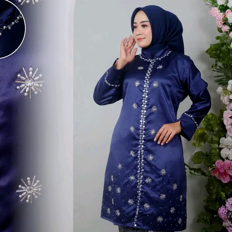 ILA ATASAN Terbaru tunik kalisma | tunik melayu | tunik bridal | tunik payet | tunik melayu payet | tunik mutiara | tunik kekinian | tunik kondangan | tunik ibu hajat | tunik jumbo | tunik mewah | kebaya tunik ibu hajat | kebaya melayu Wanita Panjang 0