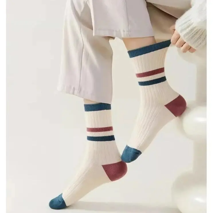￼Kaos Kaki Panjang Garis Wanita Dua Warna Tiga Warna Stripe Korea Japanese Style Bahan Tebal Import Premium Unisex Wanita Pria Bahan Cotton Katun 1