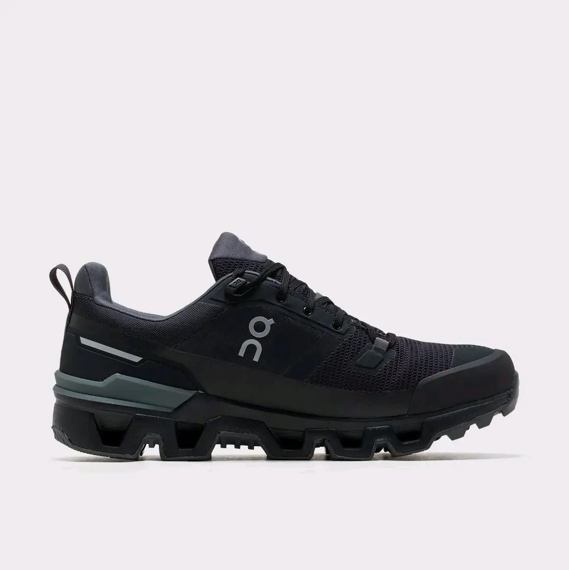 SEPATU ON CLOUDWANDER WATERPROOF BLACK ECLIPSE