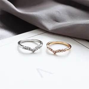COD Cincin Titanium Anti Berkarat Cincin Titanium Wanita Anti Karat Cincin Berlian Bentuk V Cincin Titanium Wanita Fashion Aksesoris